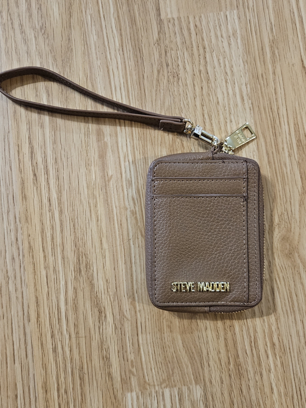 Steve Madden Brown Leather Wristlet Card Case W/ Gold Accents And Wrist Strap